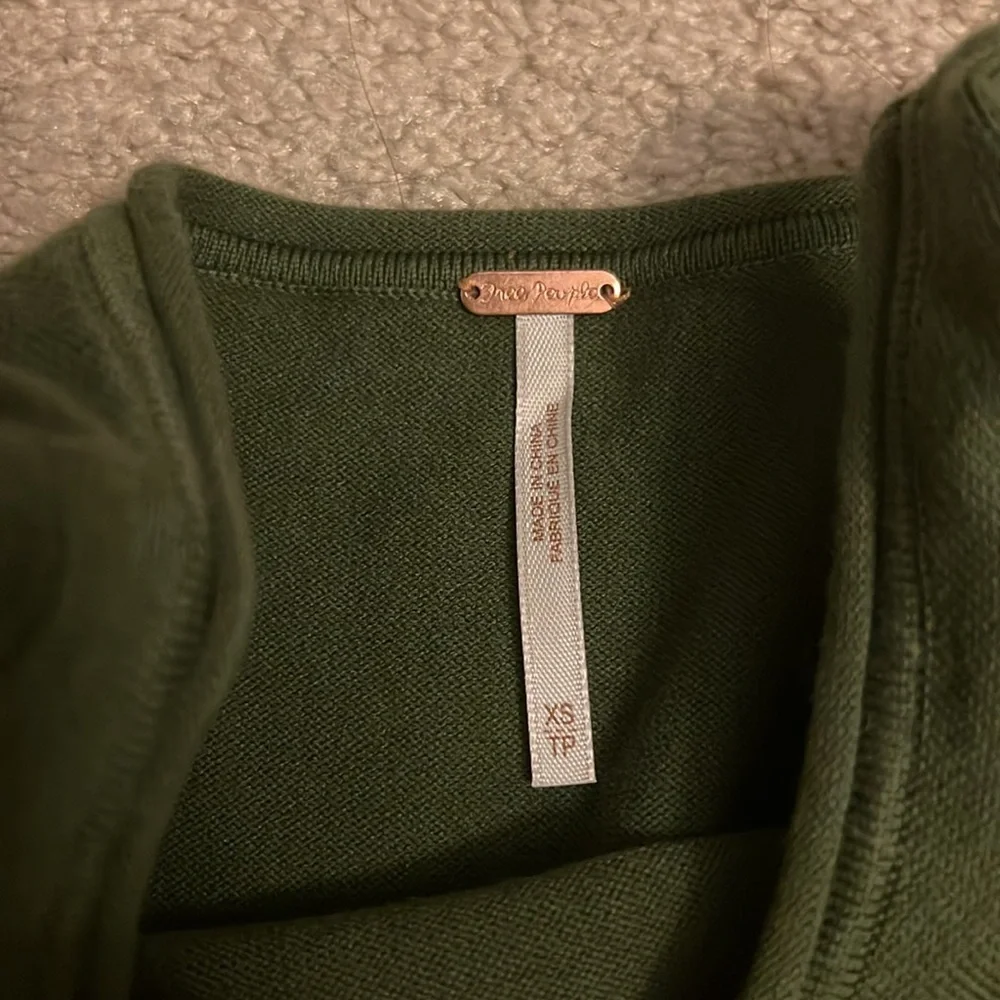Free People ribbed olive green sweater material high neck bodysuit Size …‎